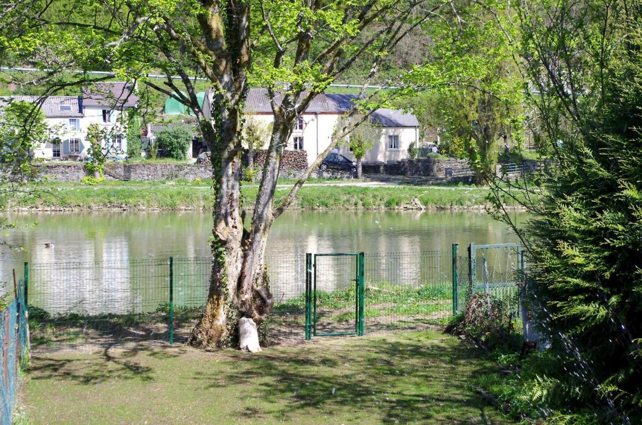 Le Doux Rivage, Proche De Charleville, Jardin Et Acces A La Voie Verte Joigny-sur-Meuse Exterior photo